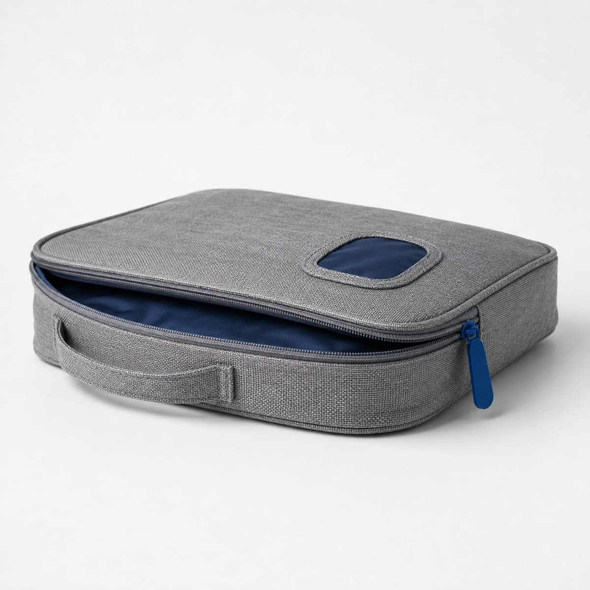 Underseat Flat, exterior